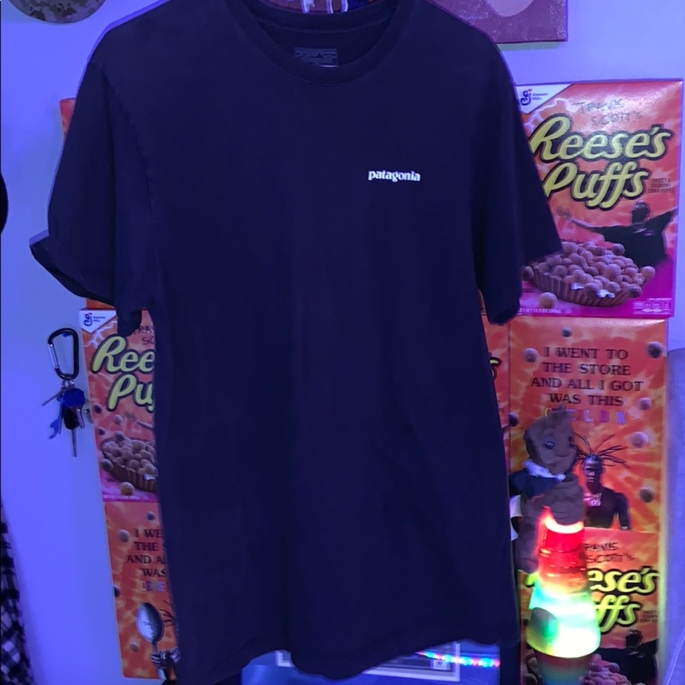 black PATAGONIA tee